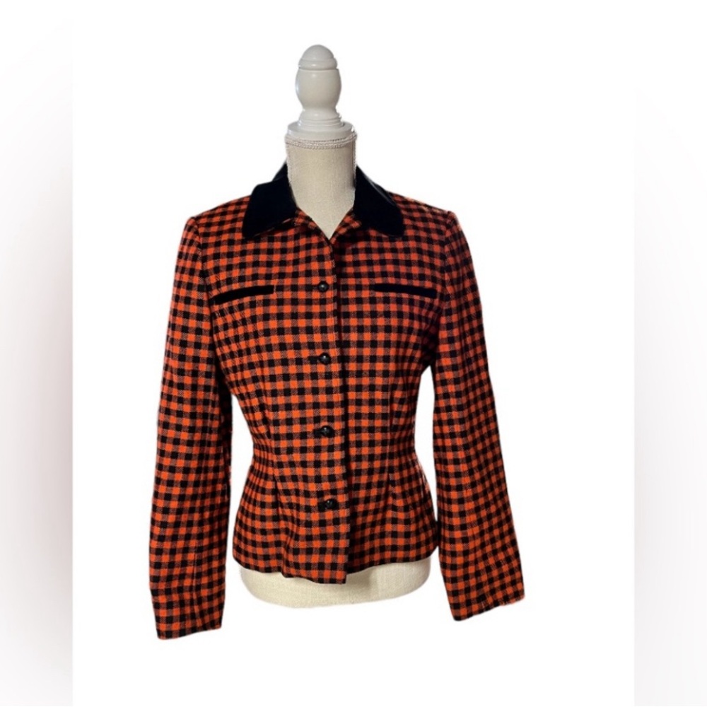 Vintage Windsmoor wool blazer from England.  Would‎ be perfect for Halloween.